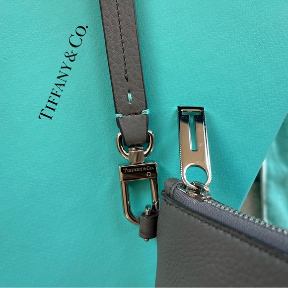 Tiffany & Co leather zip clutch - Picture 6 of 9